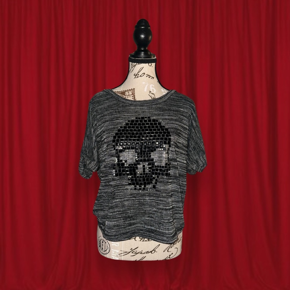 grunge embellished skull top grey basic top with beading